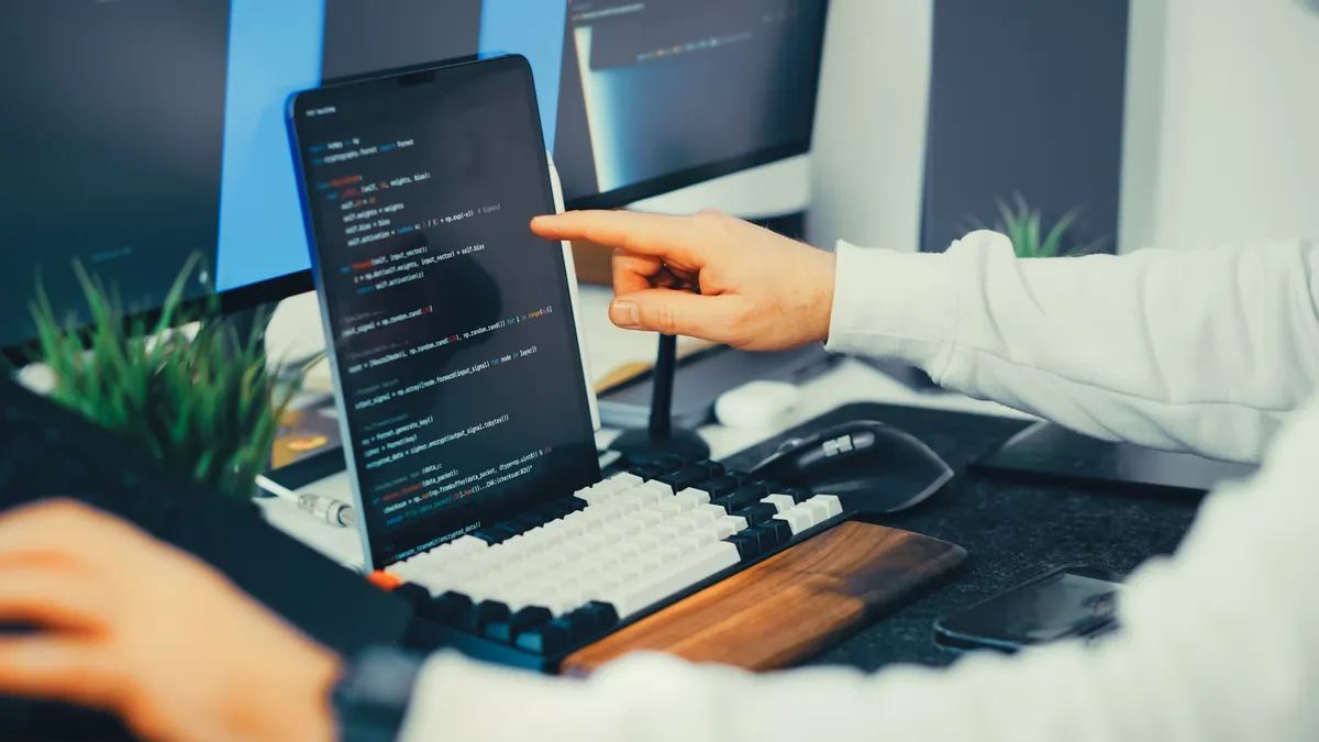 How to build an automated backlink monitoring and alerting pipeline (sources, thresholds, actions) — Close-up of Program